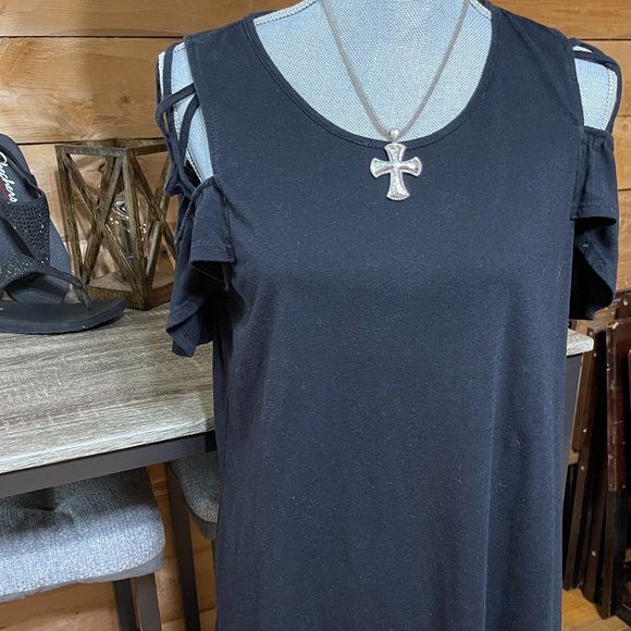 Cha Cha Vente Large Black cold shoulder top - Picture 4 of 7